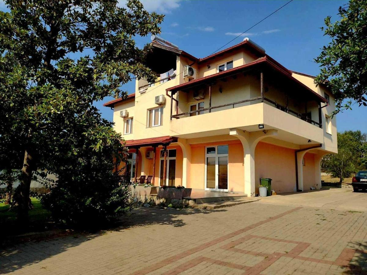 Shale Apartments And Rooms Гевгелия Экстерьер фото
